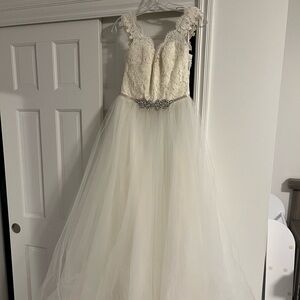 🆕💕 Alvina Valenta Wedding Dress